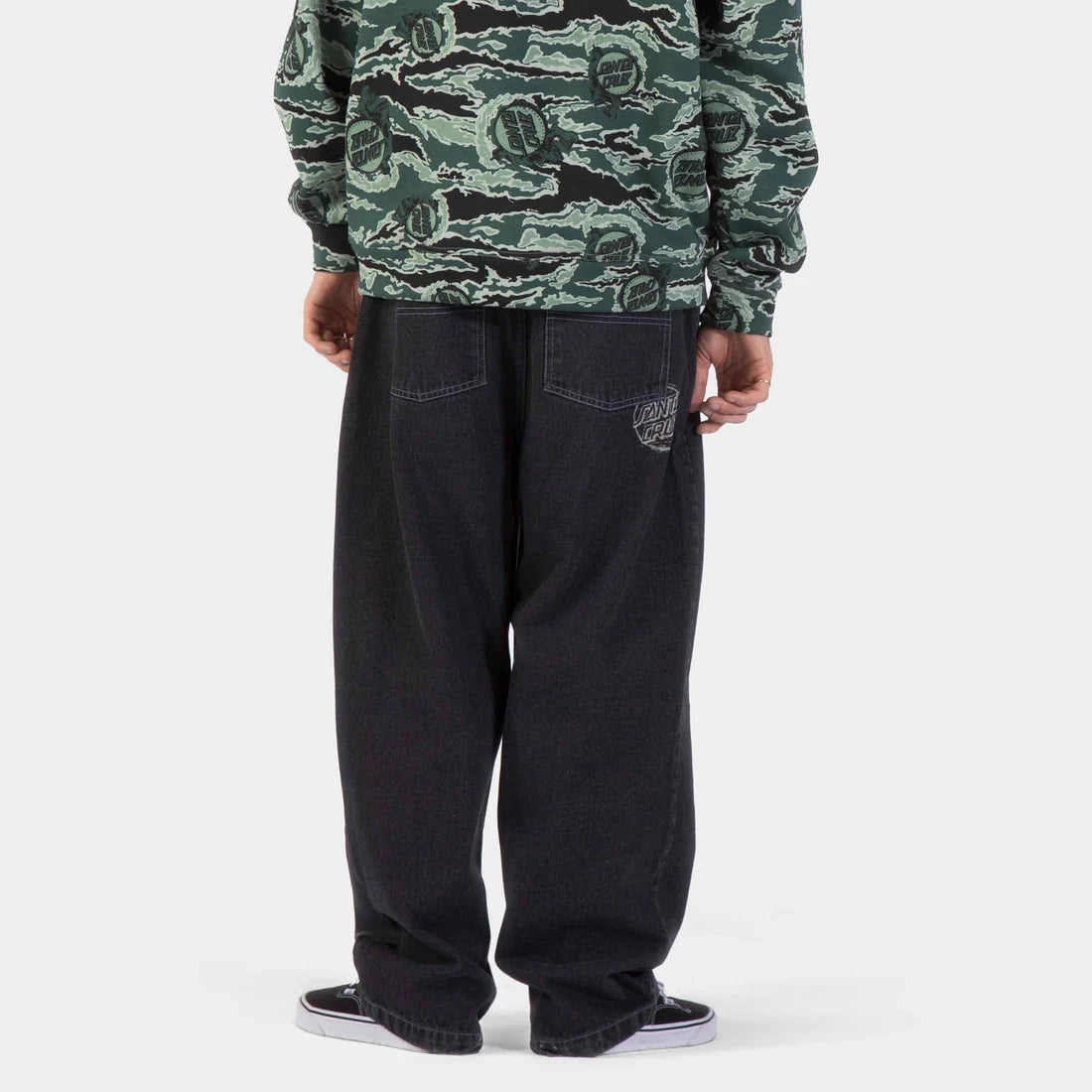 Santa Cruz big streight leg pants black wash