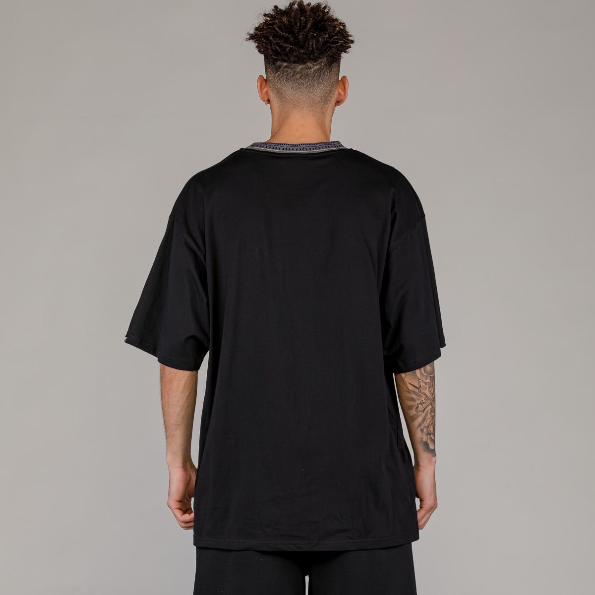 GRMY UFOLLOW TEE BLACK